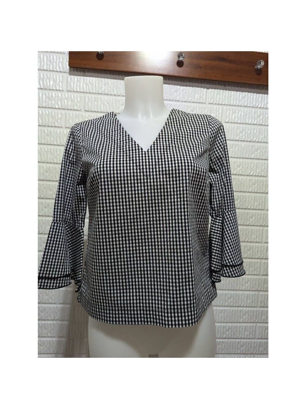 White House Black Market Women's Black & White Gingham Check Long Sleeve Shirt S - Picture 1 of 8
